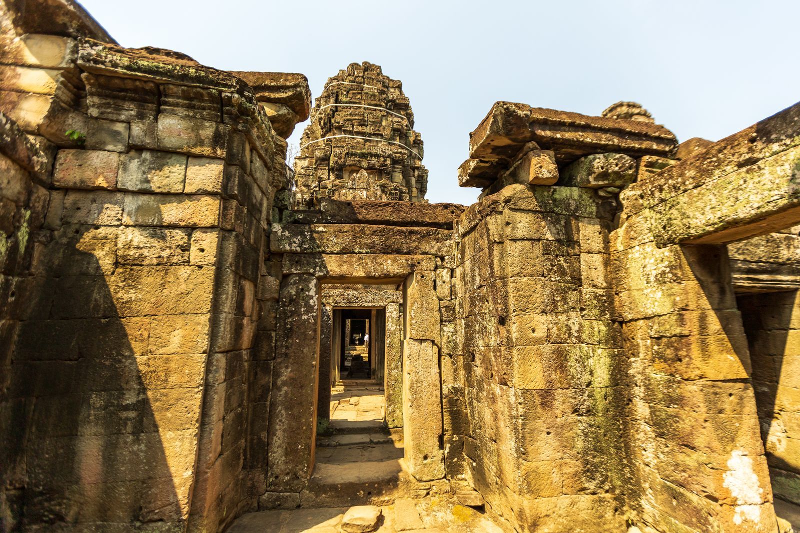 Ancient Ruins Explorer